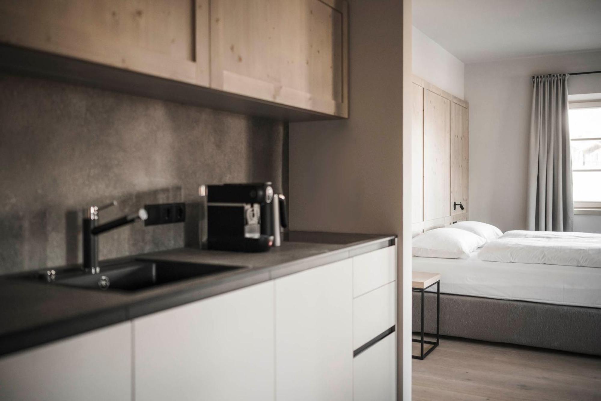 Hofergut Suites & Apartments リスコネ エクステリア 写真
